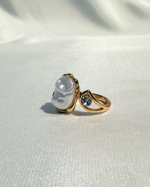 Sculpt Pearl Ring
