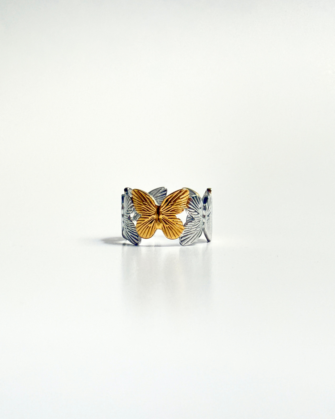Butterfly bloom ring