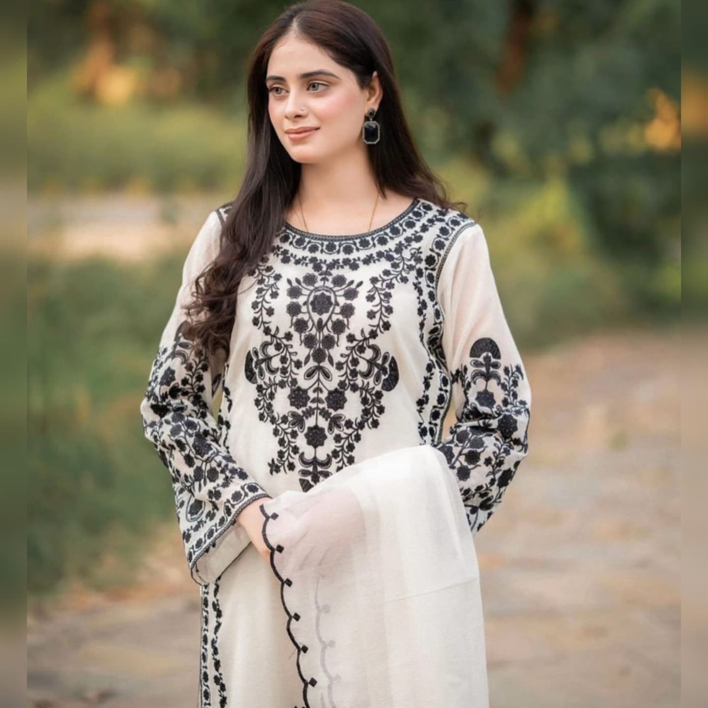 Jazmin D # 213 - 01 | 3pc Luxury Dhanak | Dhanak Embroidered Shawl