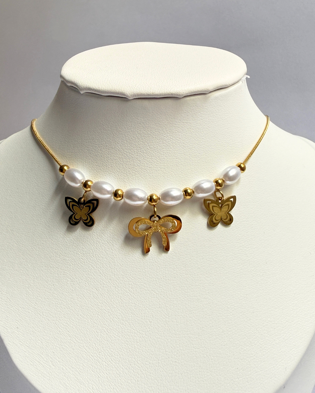 Pearl flutter necklace