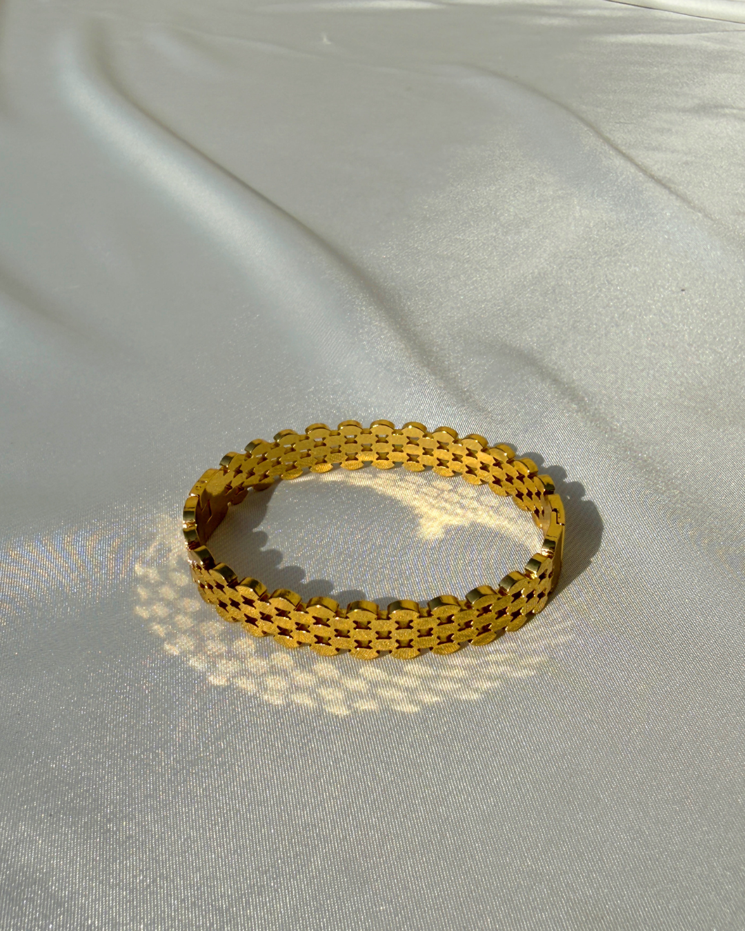 Honeycomb Mesh Gold Bangle