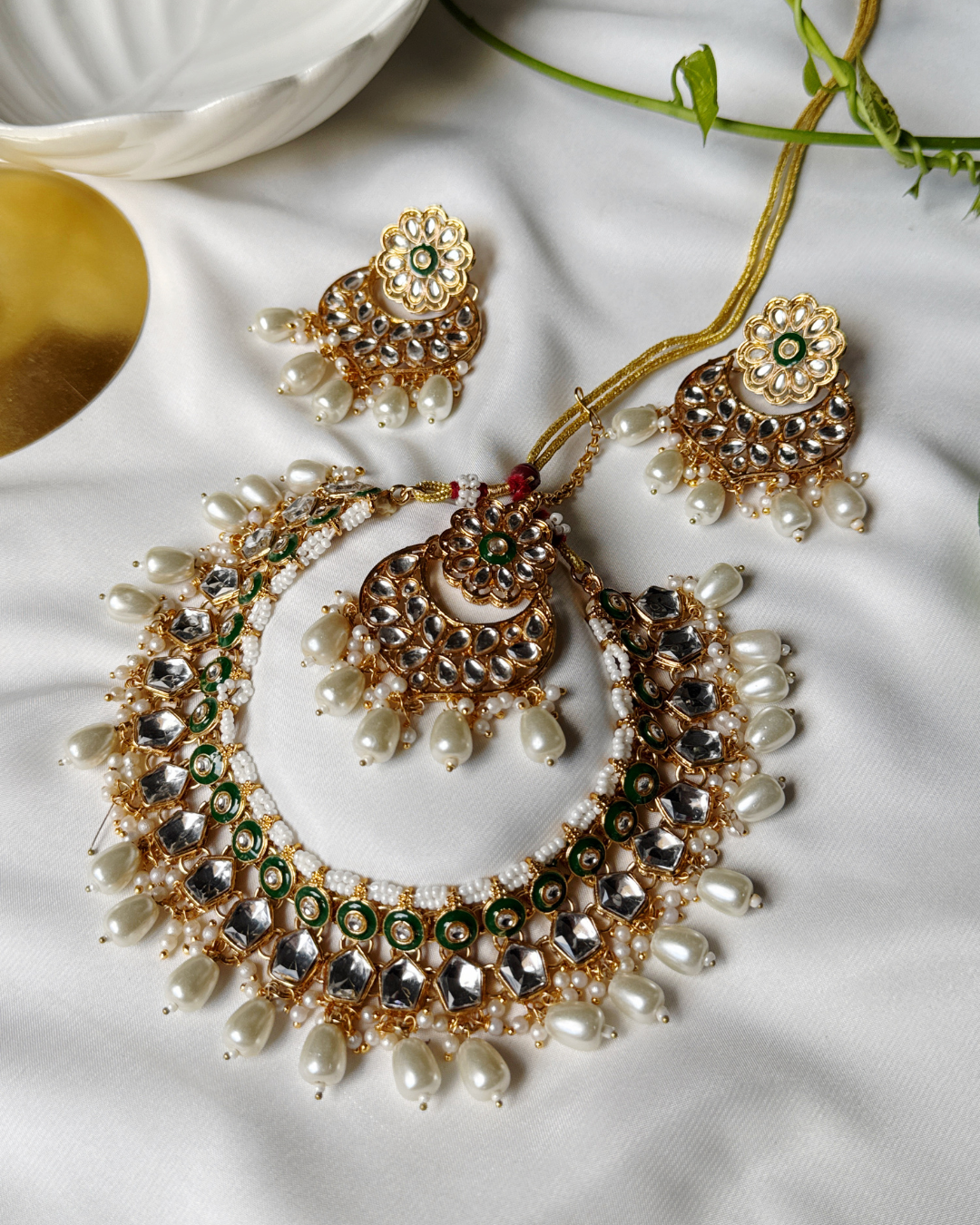 Muhani kundan set ( white pearl)