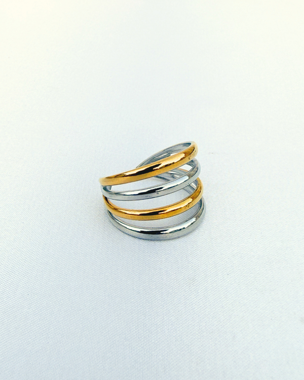 Triple twist ring
