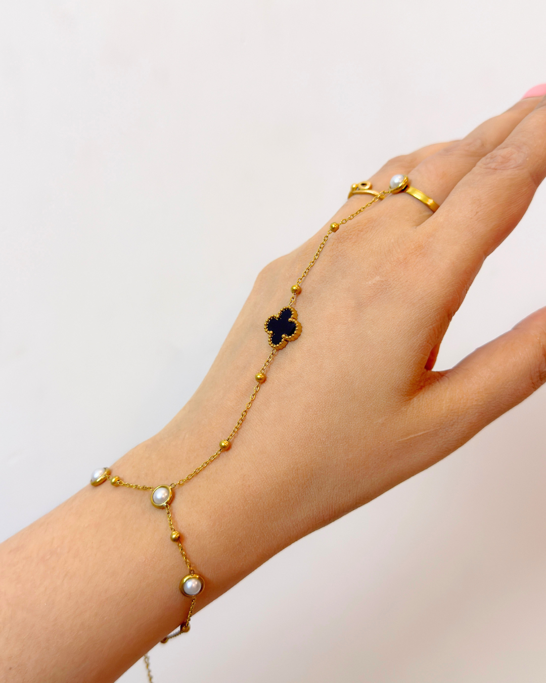 Midnight clover bracelet