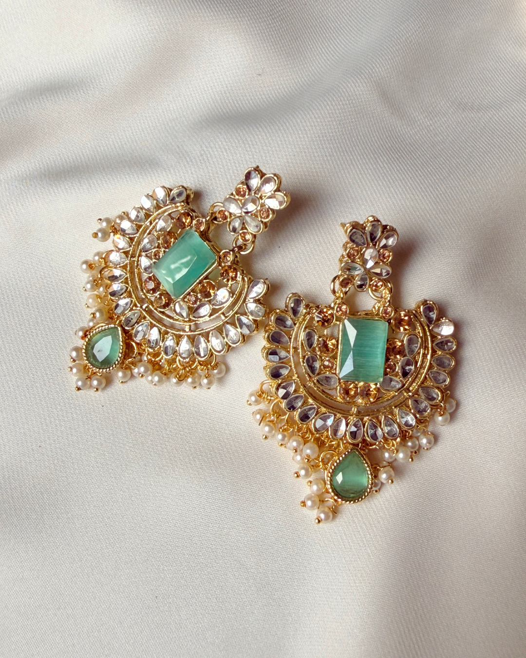 Laamish Indian earing ( mint )