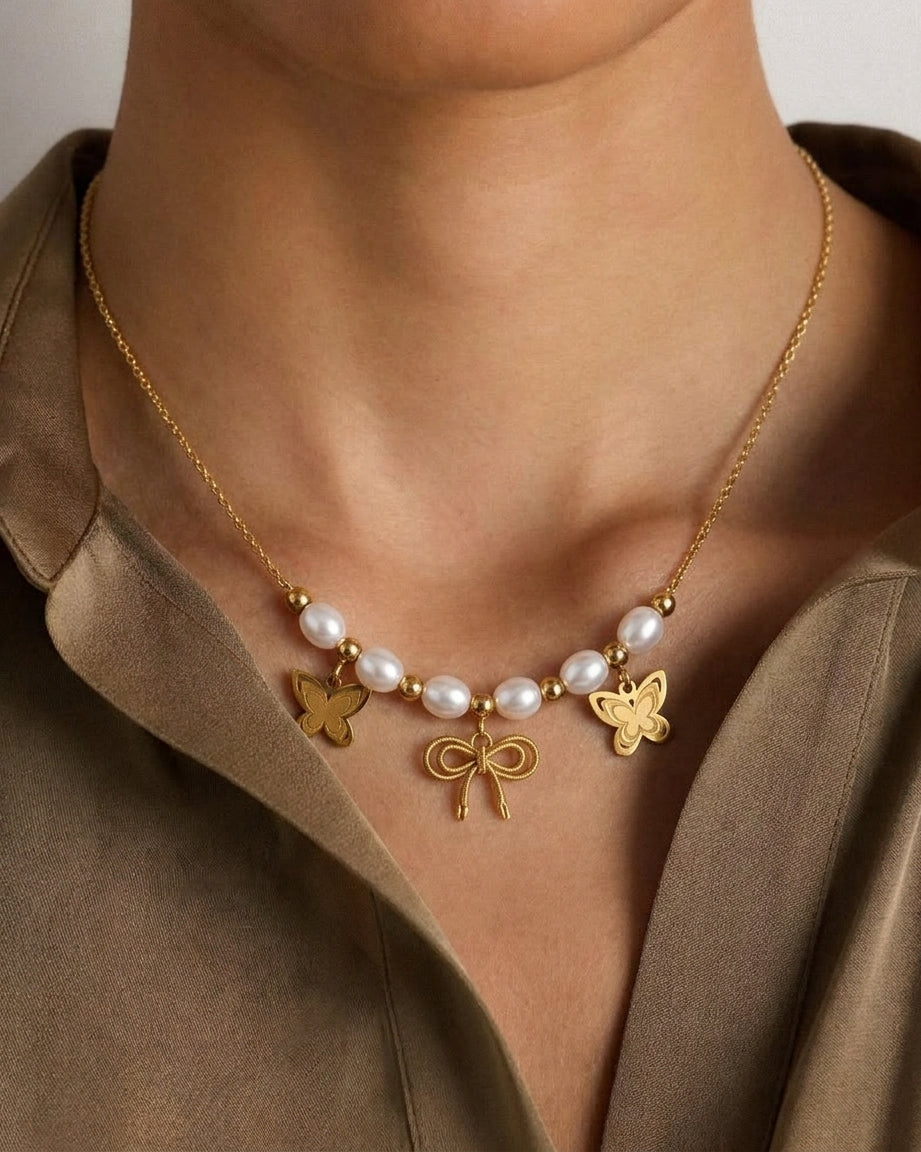 Pearl flutter necklace