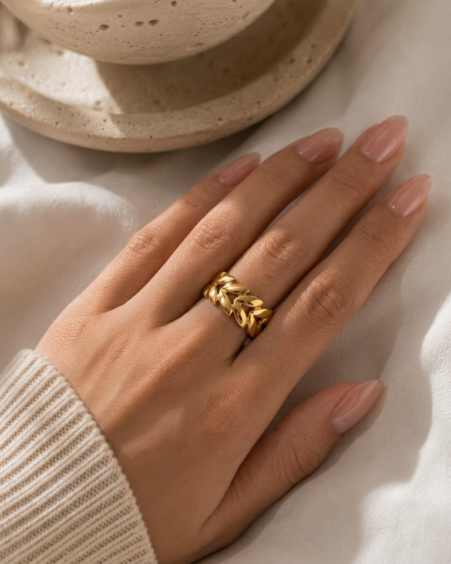 Ivy crown ring