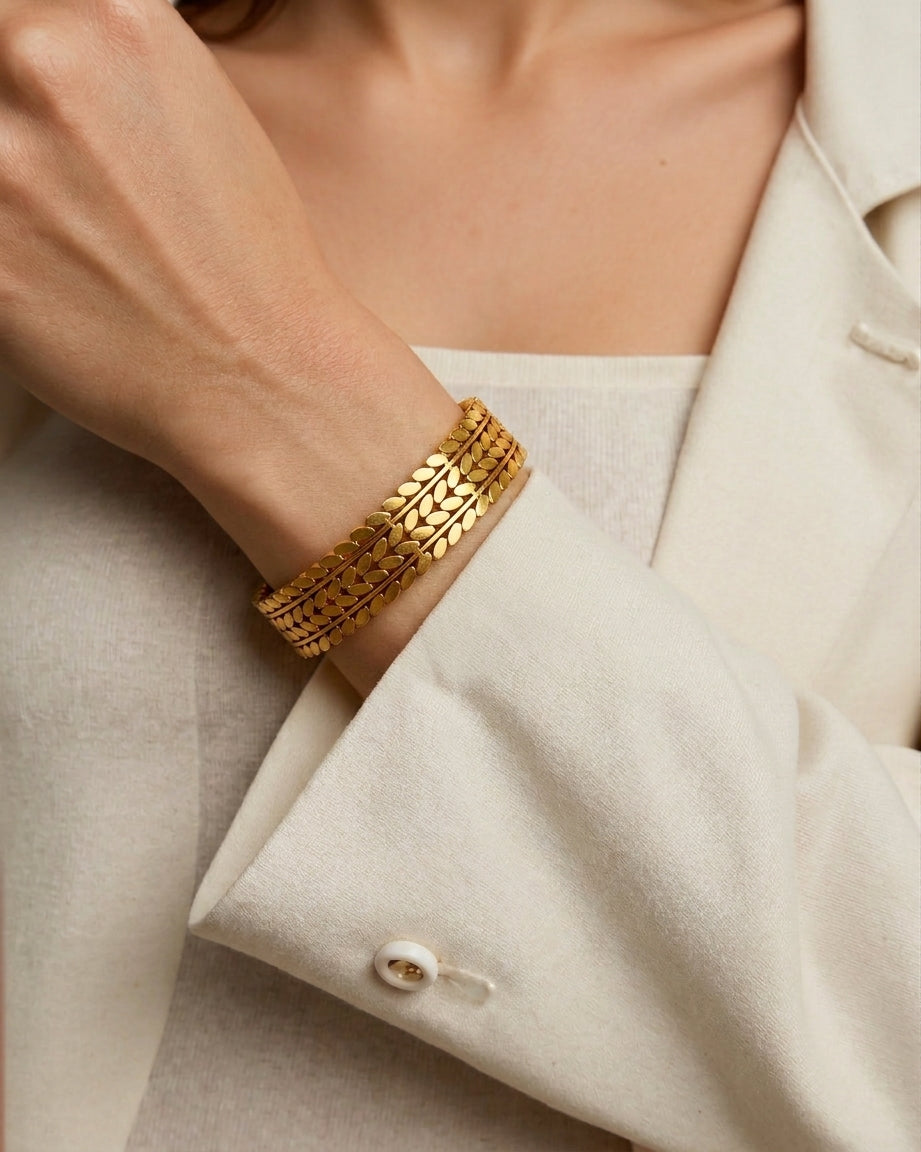 Leaf grace bangle
