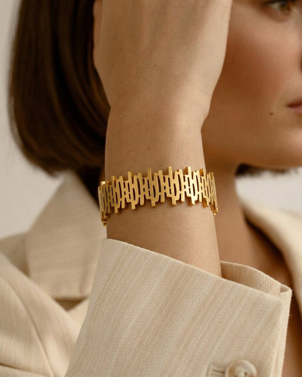 Bold grid bangle