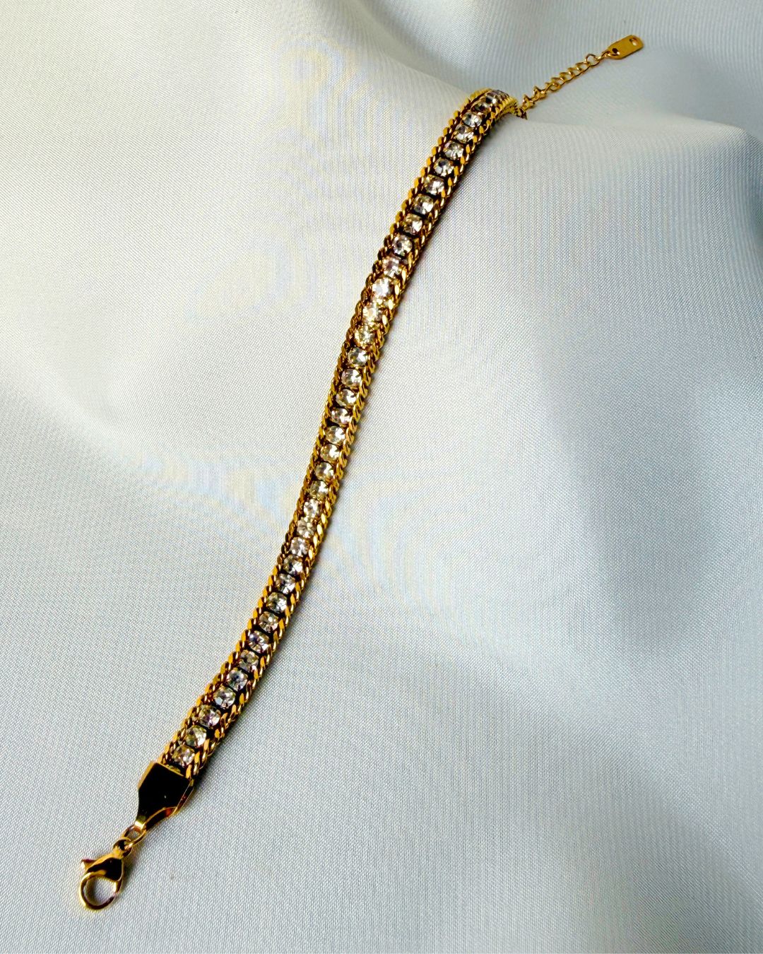 Crystal glow bracelet