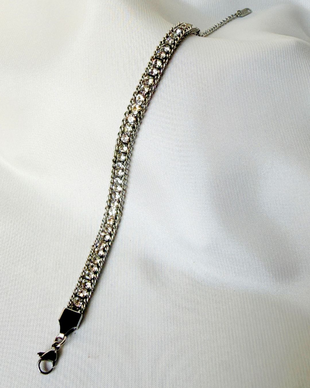 Crystal glow bracelet