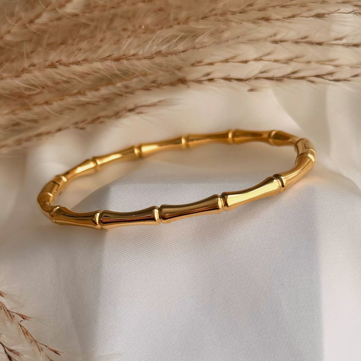 Sculpted curve bangle